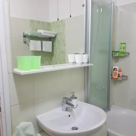 Wuthering Heights - Two Bedroom With Balcony And Sea View *