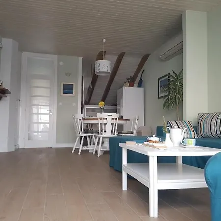 Wuthering Heights - Two Bedroom With Balcony And Sea View *